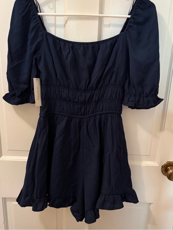 NWT Francesca's Navy Smocked Romper with Puff Sleeves Size Small - Picture 4 of 4